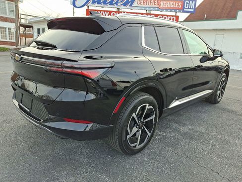 Used 2025 Chevrolet Equinox EV LT w/ Convenience Package image 5