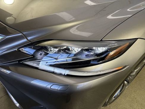 Used 2018 Lexus LS 500 AWD w/ Luxury Package image 30