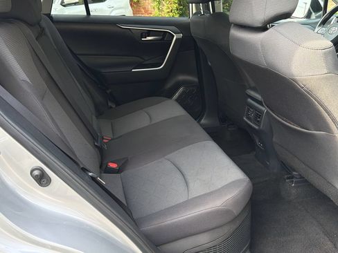Used 2025 Toyota RAV4 XLE AWD/4WD image 14