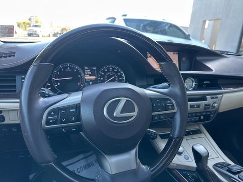 Used 2016 Lexus ES 350 image 23