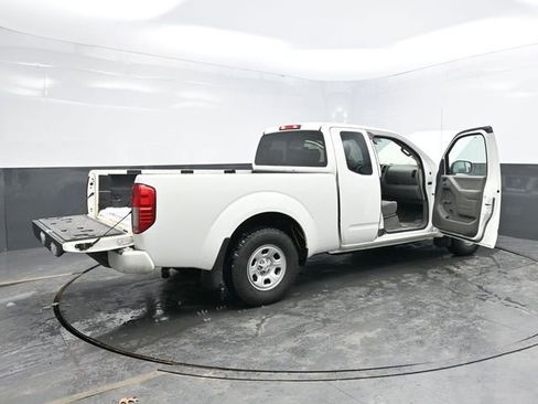 Used 2019 Nissan Frontier S image 39