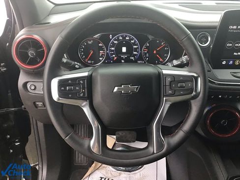 Used 2025 Chevrolet Blazer RS image 31