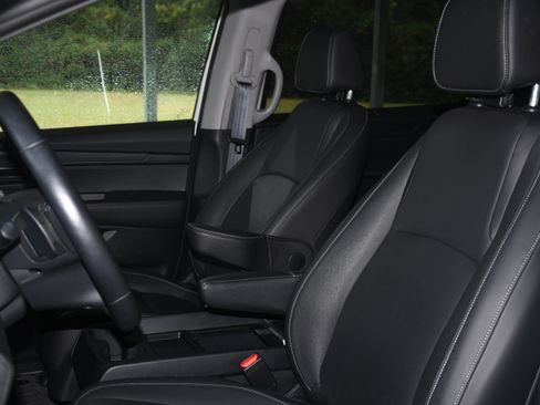 Certified 2024 Honda Odyssey EX-L image 13