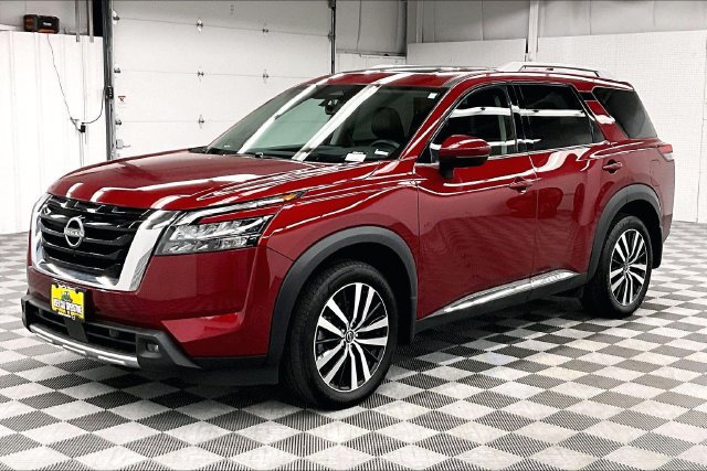 Used 2025 Nissan Pathfinder Platinum AWD/4WD image 12