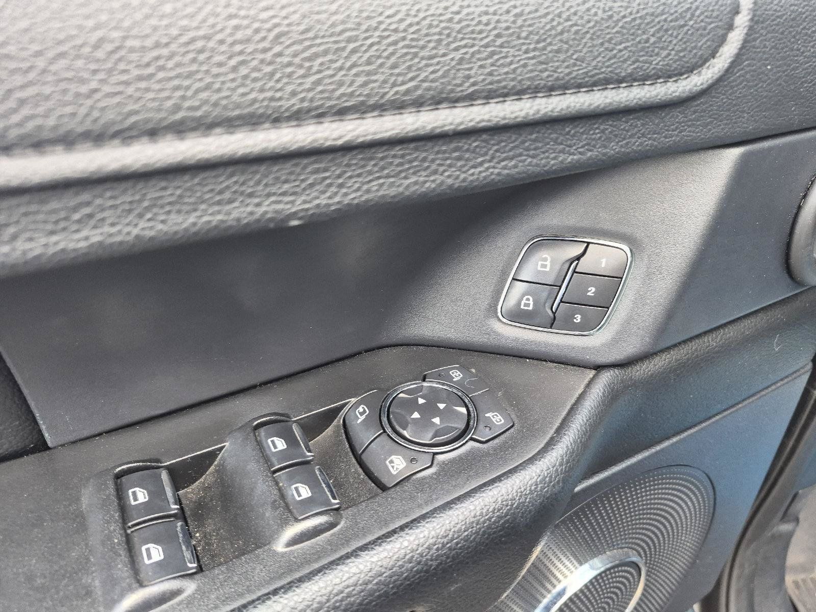 Used 2021 Ford Expedition Max XLT RWD image 3