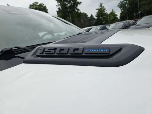 New 2026 RAM 1500 Express AWD/4WD image 13