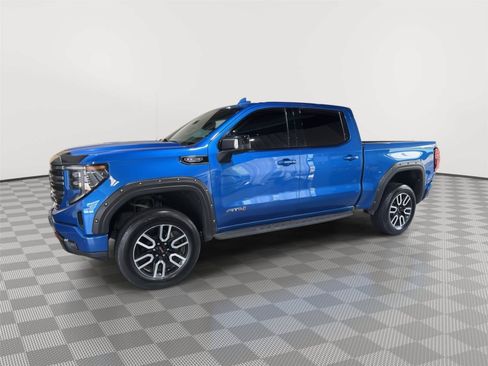 Used 2022 GMC Sierra 1500 AT4 w/ AT4 Premium Package AWD/4WD image 2