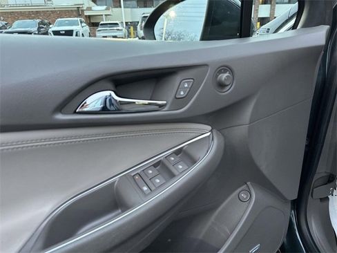 Used 2018 Chevrolet Cruze Premier image 15