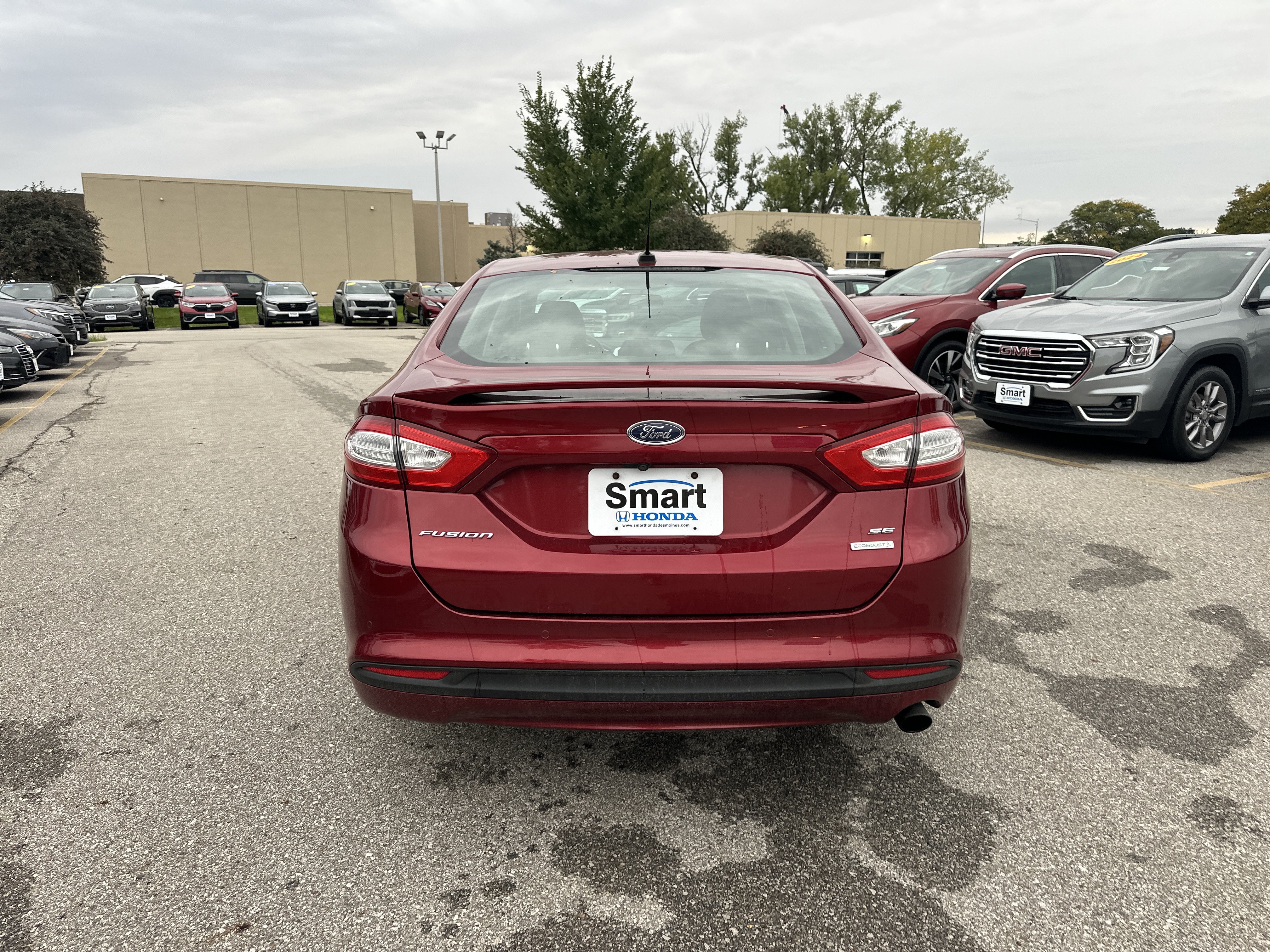 Used 2016 Ford Fusion SE FWD image 9