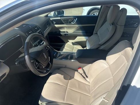 Used 2017 Lincoln Continental Reserve w/ Rear-seat Package FWD image 16