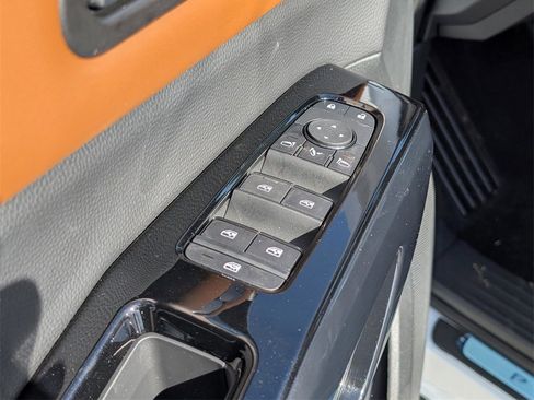 New 2026 Nissan Pathfinder Platinum image 17