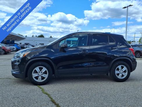 Used 2020 Chevrolet Trax LS w/ Tint and Cruise Package FWD image 9