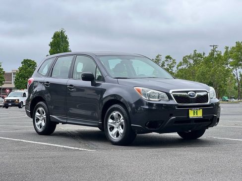 Used 2014 Subaru Forester 2.5i AWD/4WD image 7