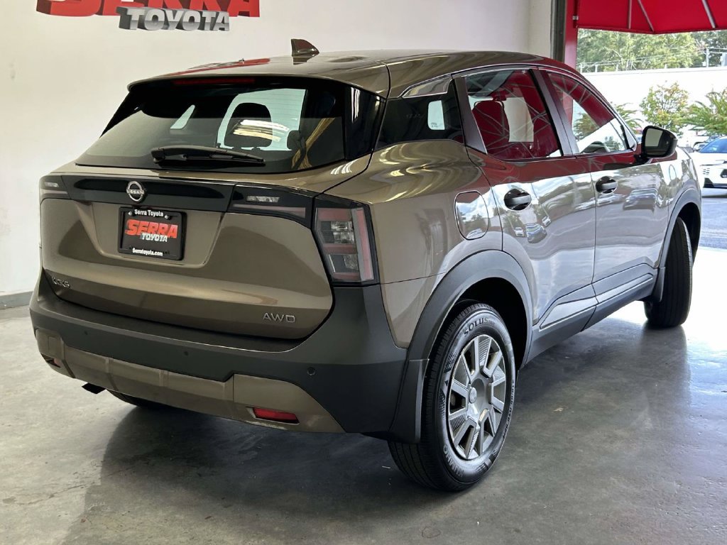Used 2025 Nissan Kicks S AWD/4WD image 3