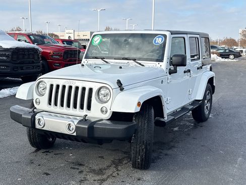 Used 2018 Jeep Wrangler Unlimited Sahara image 7