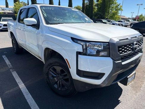 Used 2025 Nissan Frontier SV AWD/4WD image 1