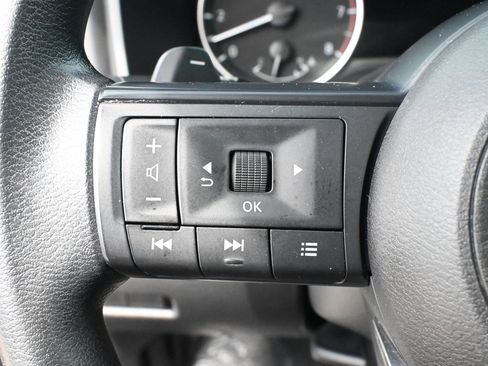 Used 2024 Nissan Rogue S AWD/4WD image 13