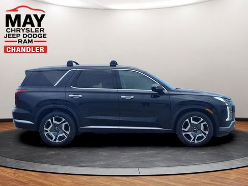 Used 2025 Hyundai Palisade SEL FWD image 2