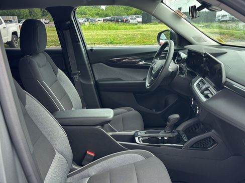 Used 2024 Chevrolet TrailBlazer LS w/ LS Convenience Package FWD image 34
