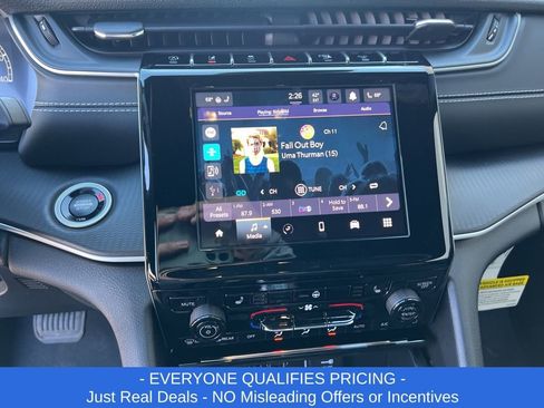 New 2025 Jeep Grand Cherokee Altitude image 16