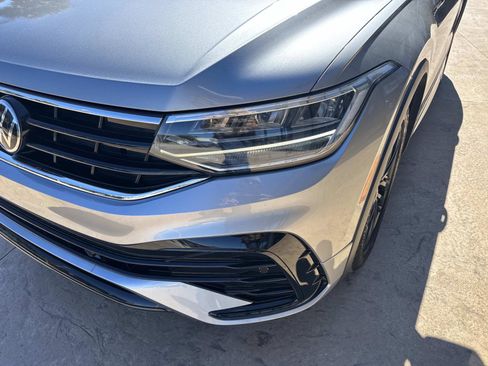 Used 2022 Volkswagen Tiguan SE R-Line image 9