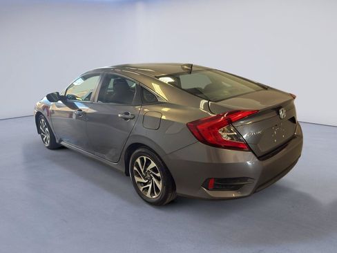 Used 2018 Honda Civic EX image 5