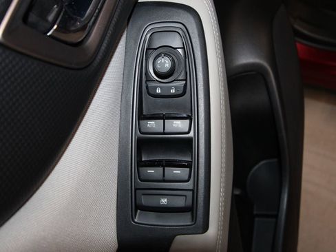 Used 2023 Subaru Forester Premium image 6