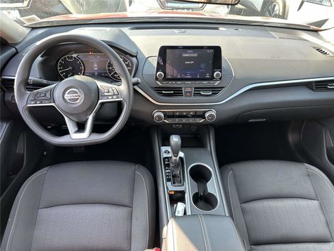 Certified 2022 Nissan Altima 2.5 SV image 15