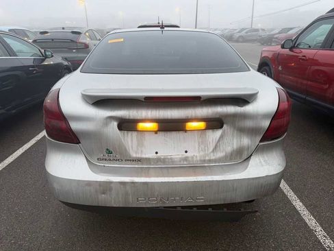 Used 2006 Pontiac Grand Prix w/ Premium Package image 3