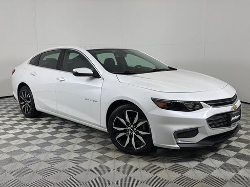 Used 2017 Chevrolet Malibu LT w/ Leather Package image 2