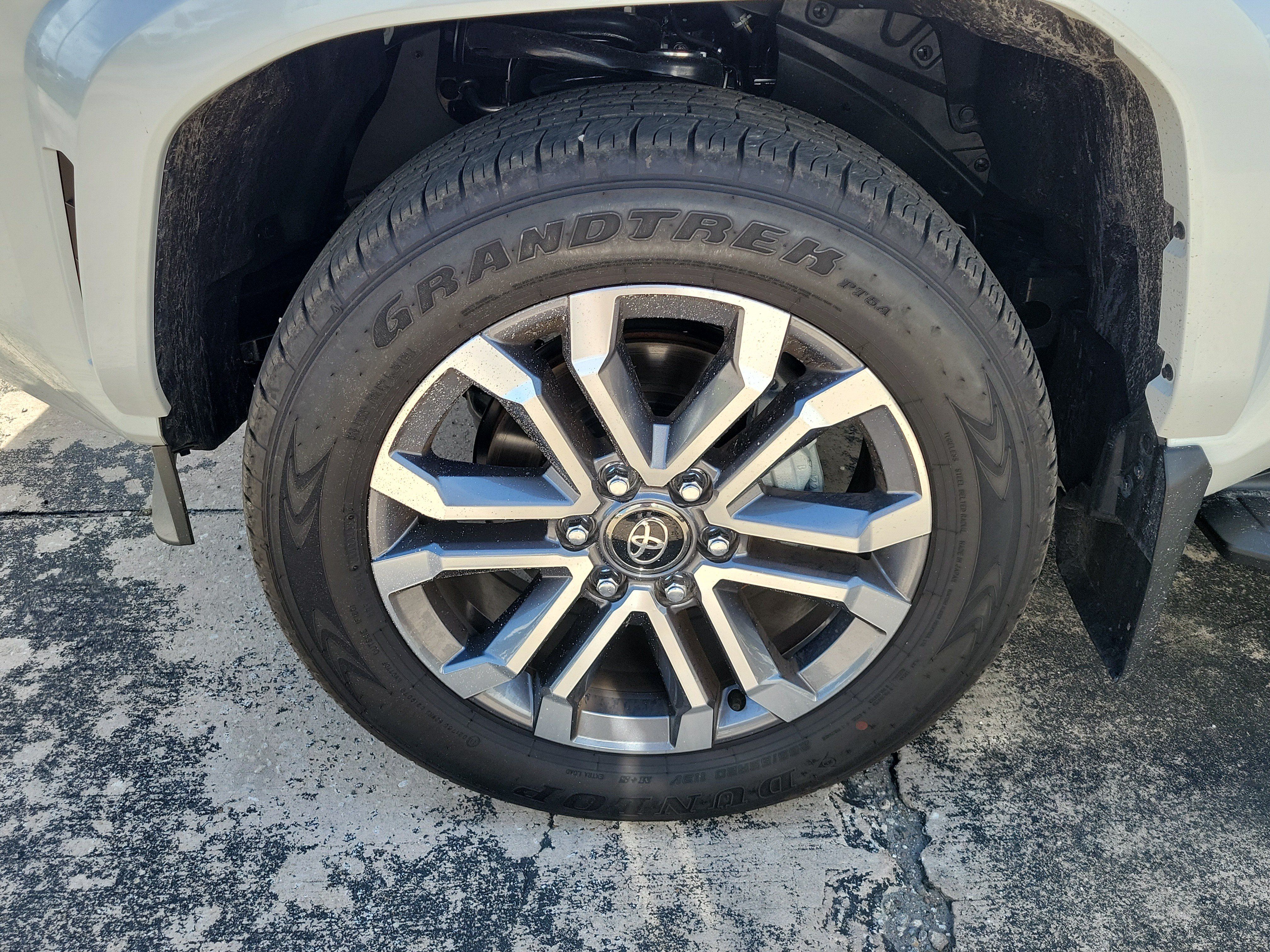 Used 2026 Toyota 4Runner Limited AWD/4WD image 4