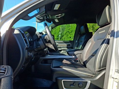 Used 2023 RAM 1500 Laramie AWD/4WD image 13