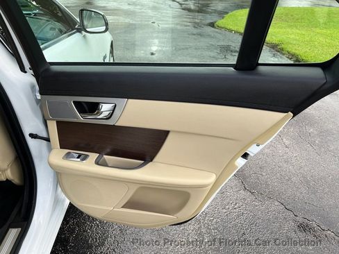 Used 2013 Jaguar XF image 34
