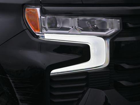 Used 2024 Chevrolet Silverado 1500 LT w/ Leather Package image 12