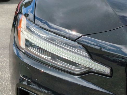 Used 2025 Volvo S60 B5 Plus image 10