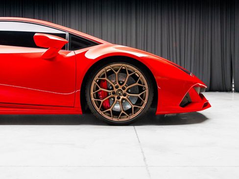 Used 2023 Lamborghini Huracan EVO AWD/4WD image 4