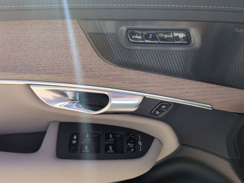 New 2026 Volvo XC90 B6 Ultra image 15