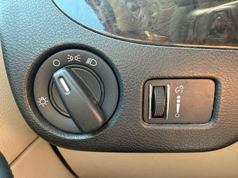 Used 2012 Dodge Grand Caravan SXT FWD image 18