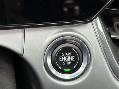 Used 2025 Chevrolet Trax LT FWD image 24