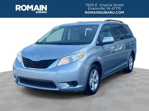 Used 2012 Toyota Sienna LE FWD image 1