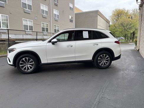 Used 2023 Mercedes-Benz GLC 300 4MATIC image 3
