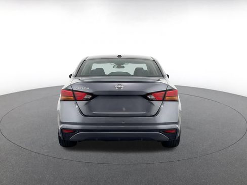 Used 2025 Nissan Altima 2.5 SV FWD image 8
