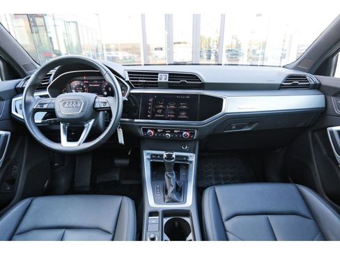 Used 2022 Audi Q3 2.0T Premium Plus image 11