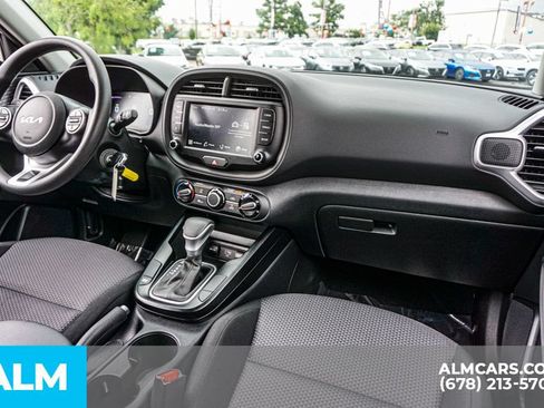 Used 2025 Kia Soul LX w/ LX Technology Package FWD image 24