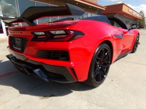 Used 2025 Chevrolet Corvette Z06 image 6