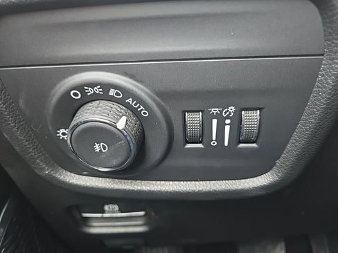 Used 2025 Jeep Grand Cherokee Summit AWD/4WD image 44