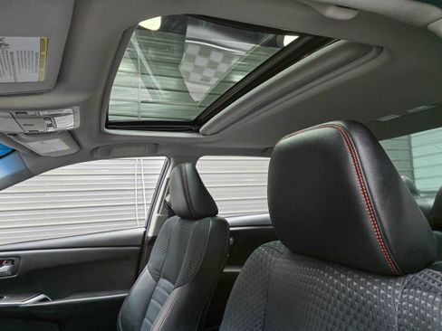 Used 2015 Toyota Camry SE w/ Moonroof Package FWD image 14