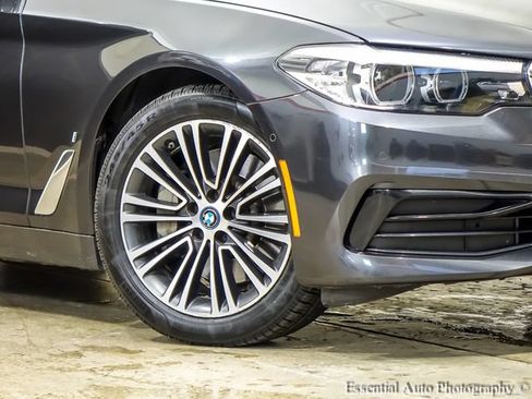 Used 2019 BMW 530e xDrive w/ Premium Package AWD/4WD image 3