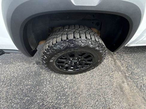 Certified 2023 Chevrolet Colorado Trail Boss w/ Advanced Trailering Package AWD/4WD image 40