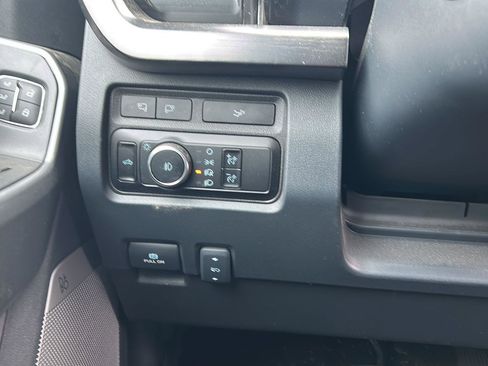 Used 2024 Ford F350 Lariat image 23